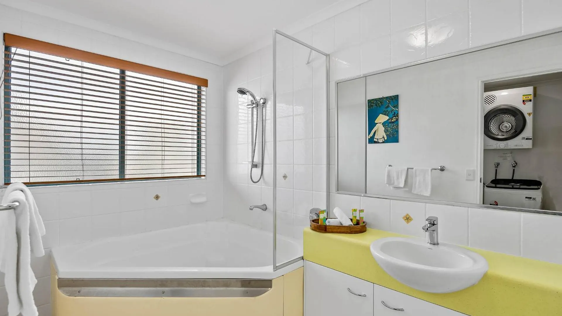 Sunshine Towers Boutique Apartments Maroochydore 3*,